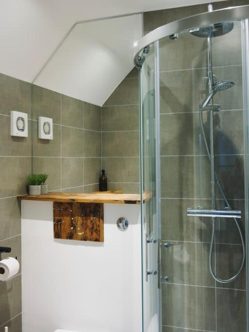 The Palm House Falmouth - Minutes From The Beach! Ngoại thất bức ảnh