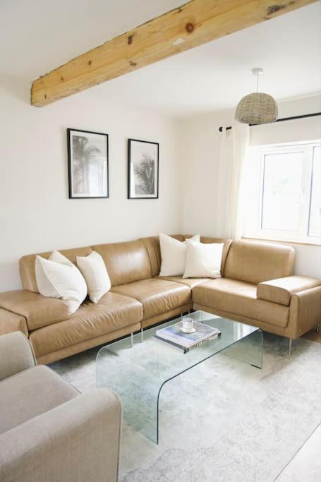 The Palm House Falmouth - Minutes From The Beach! Ngoại thất bức ảnh