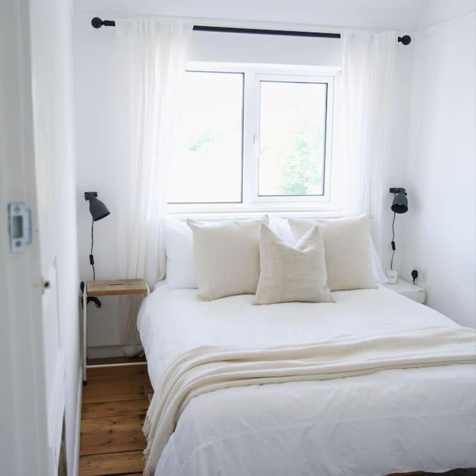 The Palm House Falmouth - Minutes From The Beach! Ngoại thất bức ảnh