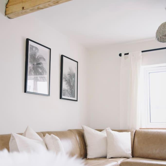 The Palm House Falmouth - Minutes From The Beach! Ngoại thất bức ảnh