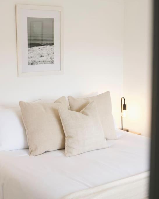 The Palm House Falmouth - Minutes From The Beach! Ngoại thất bức ảnh